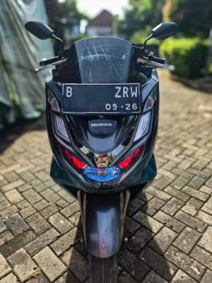 Jual bekas Honda PCX 160 CBS Tahun 2021 Grey,lokasi di  ,Depok Kota