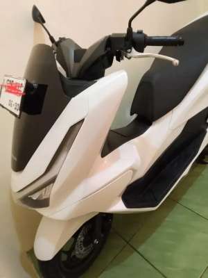 Jual bekas Honda PCX 160 putih cbs,lokasi di Bekasi Kota