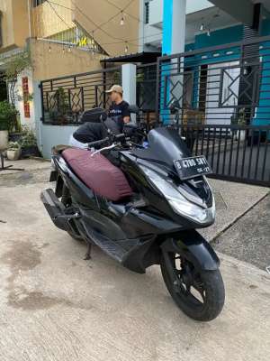 Jual bekas Honda PCX 160 tahun 2022 a Jual Santai,lokasi di Depok Kota