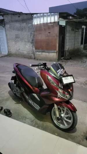 Jual bekas Honda PCX 2018 Surat Lengkap,lokasi di Tasikmalaya Kota