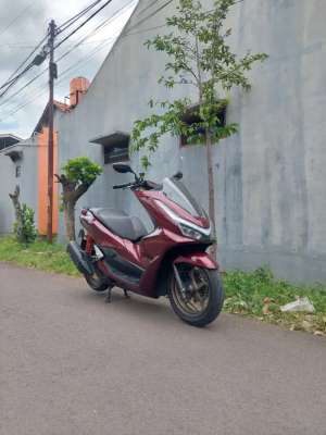 Jual bekas Honda Pcx 2025 ABS Roadsync Merah,lokasi di  ,Bandung Kota