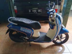 Jual bekas Honda scoopy 2015 pajak panjang b tangerang,lokasi di Tangerang Kota
