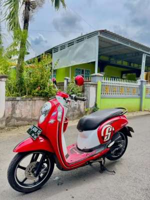 Jual bekas HONDA SCOOPY 2016 IDLING STOP,lokasi di Banjar Kab.