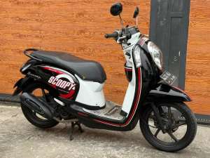 Jual bekas Honda scoopy 2016 plat w lengkap,lokasi di Yogyakarta Kota