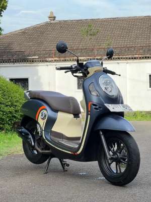 Jual bekas Honda Scoopy 2021 pajak hidup,lokasi di Jakarta Barat
