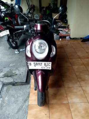 Jual bekas Honda scoopy 2023 Iss type tertinggi,lokasi di Jakarta Selatan