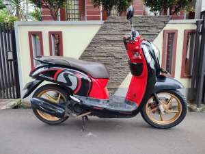 Jual bekas HONDA SCOOPY FI TAHUN 2013 SIAP GAS,lokasi di Jakarta Timur