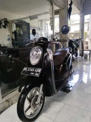 Jual bekas Honda Scoopy Fi tahun 2016 pajak hidup surat lengkap,lokasi di Denpasar Kota