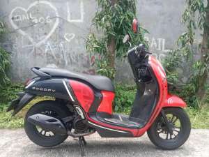 Jual bekas Honda Scoopy fi th 2021 cashkredit gass,lokasi di Depok Kota