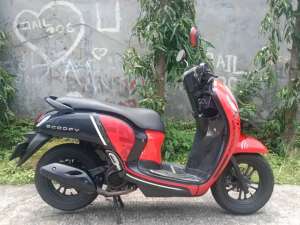 Jual bekas Honda Scoopy fi th 2021 cashkredit,lokasi di Depok Kota