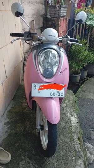 Jual bekas HONDA SCOOPY KARBU TH 2010 KONDISI ORIGINAL,lokasi di Jakarta Barat