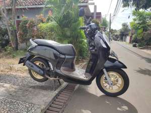Jual bekas HONDA SCOOPY KEYLESS PRESTIGE TAHUN 2021 SIAP GAS,lokasi di Jakarta Timur