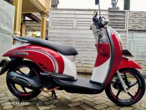 Jual bekas Honda Scoopy lengkap motor sehat walafiat keterangan detail dibawah,lokasi di Tangerang Kab.