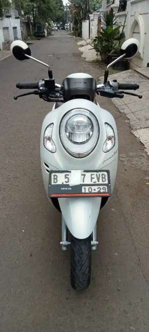 Jual bekas Honda Scoopy Prestige Keyles Remote full 100 Original masih Gress,lokasi di Bekasi Kota