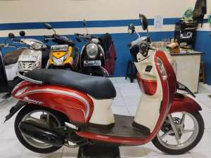 Jual bekas Honda scoopy stylish cbs iss 2016 siap pakai termurah,lokasi di Depok Kota