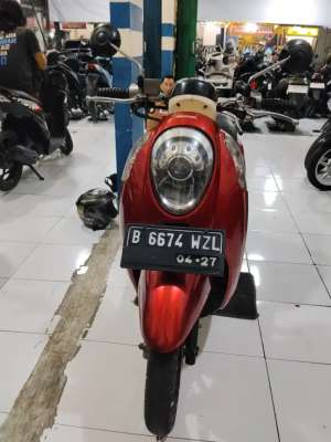 Jual bekas Honda scoopy stylish cbs iss 2016 siap pakai murah,lokasi di Depok Kota