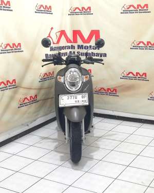 Jual bekas Honda scoopy stylish Tahun 2020 Warna Abu abu,lokasi di Surabaya Kota