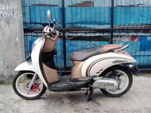 Jual bekas honda scoopy tahun 2012 pajak baru perpanjang,lokasi di Jatinegara