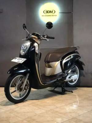 Jual bekas HONDA SCOOPY TAHUN 2015 PAJAK HIDUP SURAT LENGKAP,lokasi di Denpasar Kota