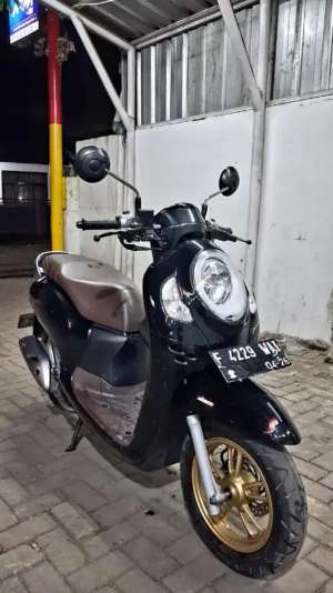Jual bekas Honda scopy keyles Taun 2021 bekas bagus layak pake,lokasi di Bandung Kota