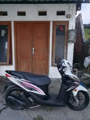 Jual bekas Honda spacy fi injeksi th.2012 warna putih favorit,lokasi di Madiun Kota