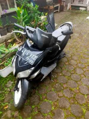 Jual bekas Honda vario 110 th 2010 karbu,lokasi di Bandung Kota