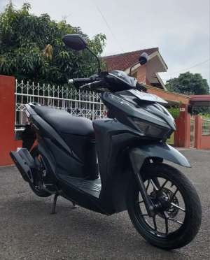 Jual bekas HONDA VARIO 125 CBS ISS 2022 RECORD DEALER,lokasi di  