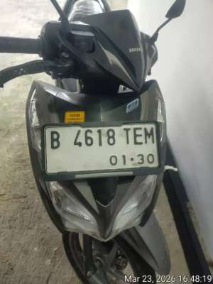Jual bekas Honda Vario 125 kzr th 2015 awal tangan 1 dr baru,lokasi di Jakarta Timur