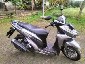 Jual bekas Honda Vario 150 keyles th 2020 plat W mulus bisa TT lain,lokasi di Malang Kota