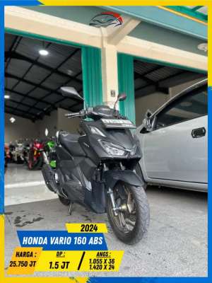 Jual bekas HONDA VARIO 160 ABS 2024 NEGO TIPIS LURR HIKMAH MOTOR KEPUH MALANG,lokasi di Malang Kota