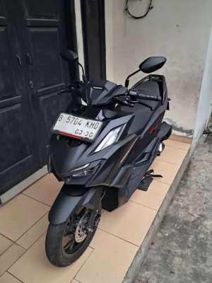 Jual bekas Honda vario 160 cbs keyles remot 2025,lokasi di Jakarta Barat