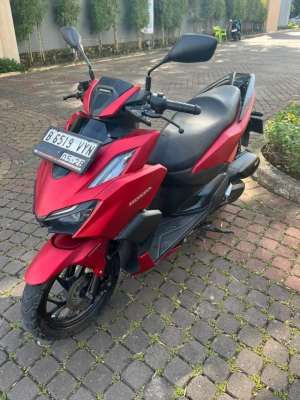 Jual bekas Honda Vario 160 Cbs Merah Doff,lokasi di Tangerang Kota