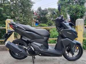 Jual bekas Honda Vario 160 cbs th 2023 cashkredit,lokasi di Depok Kota