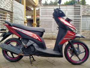 Jual bekas Honda Vario lengkap motor sehat walafiat keterangan detail dibawah,lokasi di  ,Tangerang Kab.