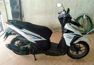 Jual bekas Honda Vario Techno 125 th 2017 putih,lokasi di Tangerang Selatan Kota