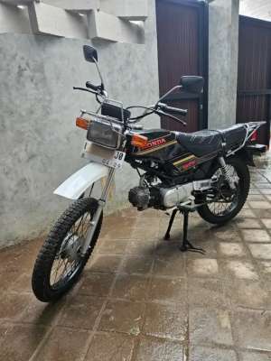 Jual bekas Honda Win 100 tahun 2004,lokasi di Surabaya Kota