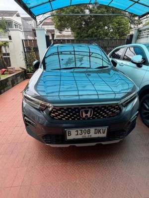 Jual bekas HONDA WR-V RS 2023 ATISTIMEWAKM 27RBHONDA SENSING SIAP PAKAI,lokasi di Jakarta Selatan