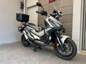 Jual bekas Honda XadvX advX-adv 750,lokasi di Bandung Kota