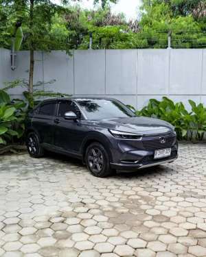 Jual bekas Hrv E 2024 AT km 17rb,lokasi di Jakarta Timur
