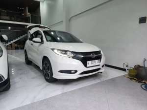 Jual bekas HRV Prestige 2015 Metic tg1 km87rb,lokasi di Surabaya Kota