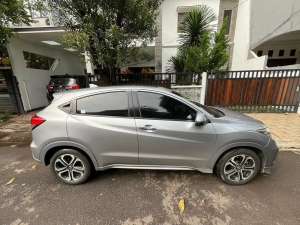 Jual bekas HRV Prestige 2017 Silver,lokasi di Jakarta Timur