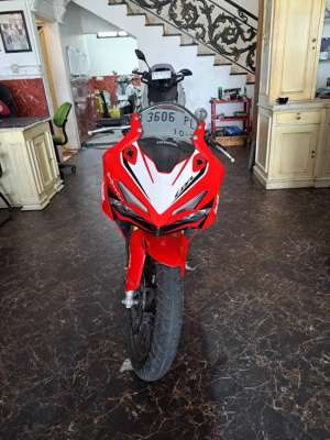 Jual bekas HUB IMA DP 1 JUTA CBR 150 R ABS 2022 LIKEBERGARANSI,lokasi di Jakarta Utara