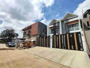 HUNAIN RUMAH BARU DI KAVLING DKI MERUYA JAKARTA BARAT lokasi di Tangerang Kota, tersedia melalui melalui situs Olx