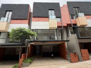 Hunian Exclusive Antasari Townhousedi Jakarta Selatan lokasi di Jakarta Timur, tersedia melalui melalui situs Olx