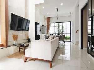 Hunian Mewah Premium 2 Lantai Di Cluster Costaria Metland Menteng lokasi di Jakarta Timur, tersedia melalui melalui situs Olx