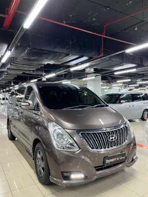 Jual bekas Hyundai H1 2.4 Bensin thn 2017 km 100rbJok Kulit,lokasi di Jakarta Pusat