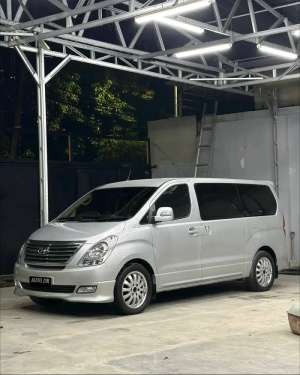 Jual bekas Hyundai H1 Royale Silver 2013 Tdp Murmer Ori Menarik Bu Antik Simpanan,lokasi di Tangerang Kota