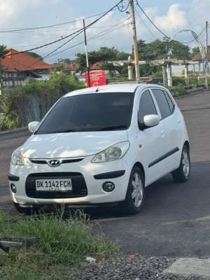 Jual bekas Hyundai i10 2011 Putih Manual Km rendah,lokasi di Denpasar Kota