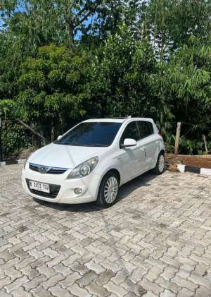 Jual bekas Hyundai i20 2010 Bensin,lokasi di Depok Kota