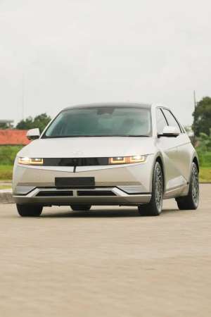 Jual bekas Hyundai Ioniq 5 Signature Long Range 2023 Byd seal m6,lokasi di Jakarta Selatan